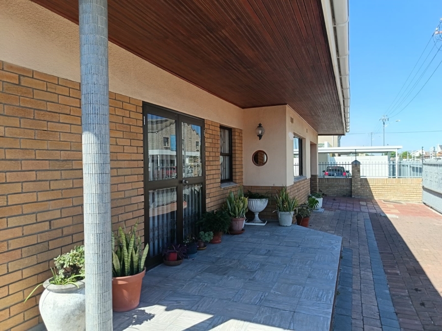 4 Bedroom Property for Sale in Rylands Western Cape